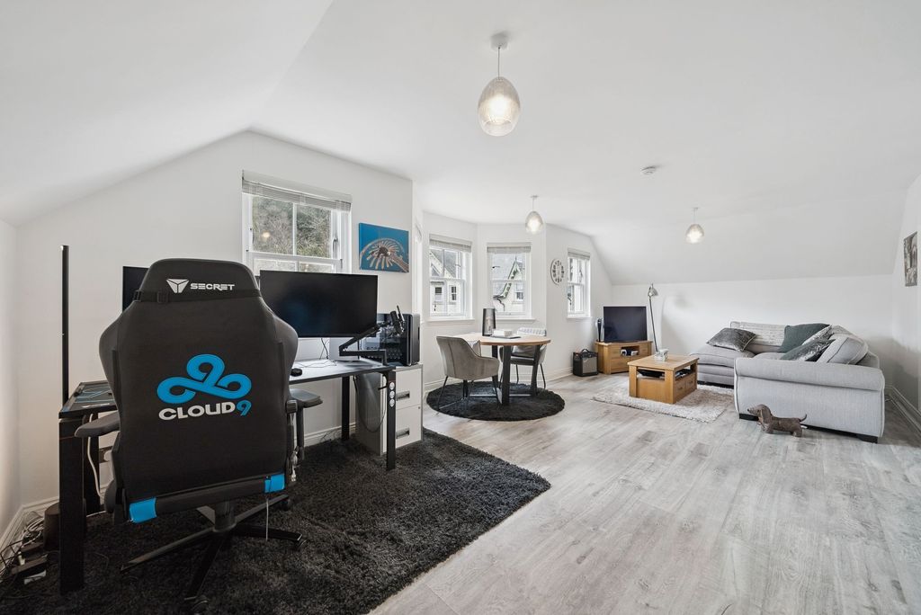 Additional image 5 of 2 bed flat for saleFlat 3 Dalandhui East, Garelochhead, Helensburgh G84