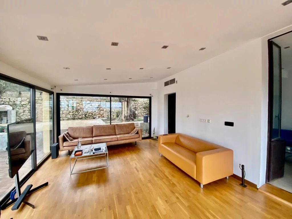Property photo 3 of 3