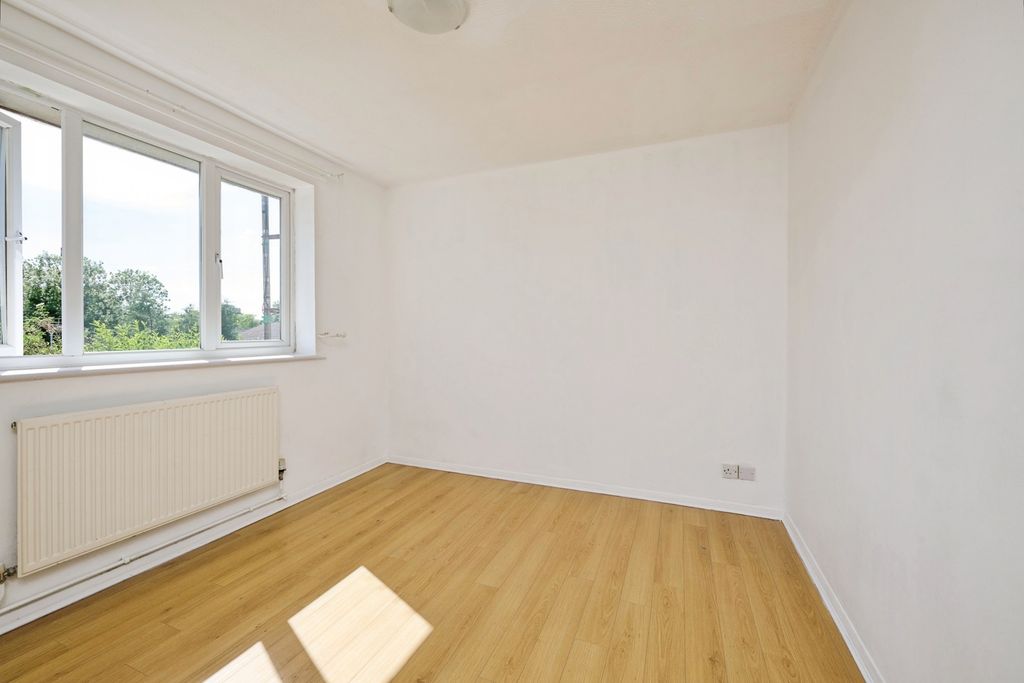 Property photo 3 of 9 Pbox-Img.Jpg