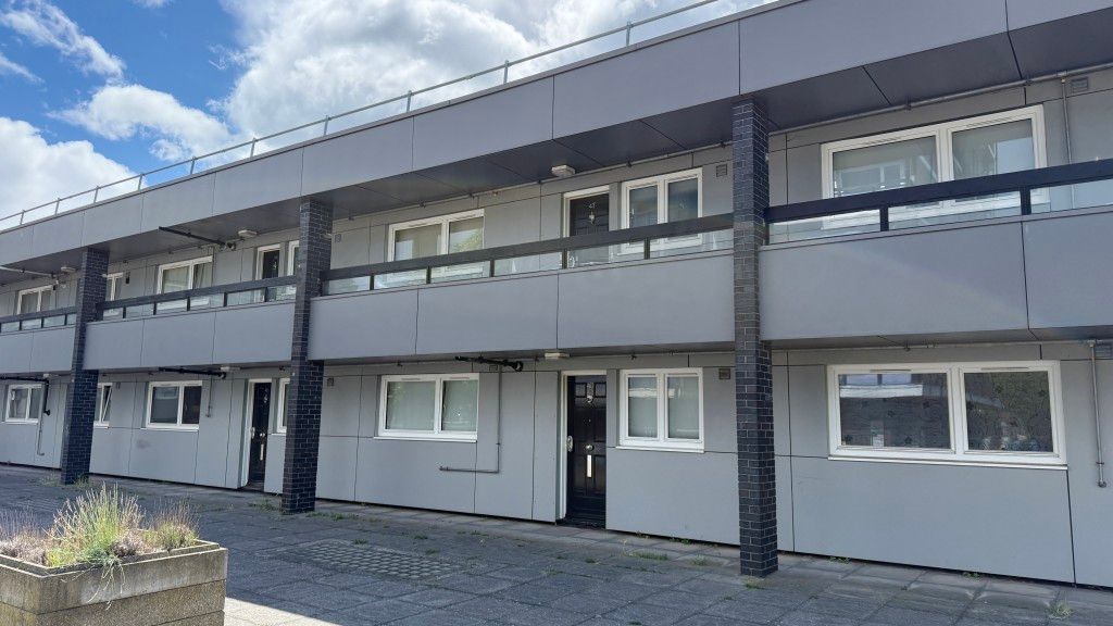 Property photo 1 of 7 External Front Image Of Flat From First Floor Area