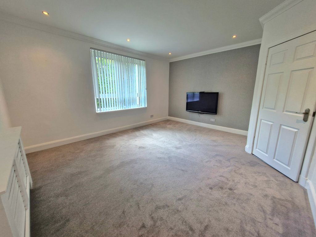 Property photo 1 of 10 Lounge
