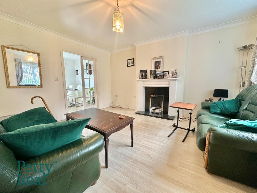 Property photo 2 of 17 54045277-7Ae0-4Fb9-9Fb2-27A75B171Bfb.Jpeg