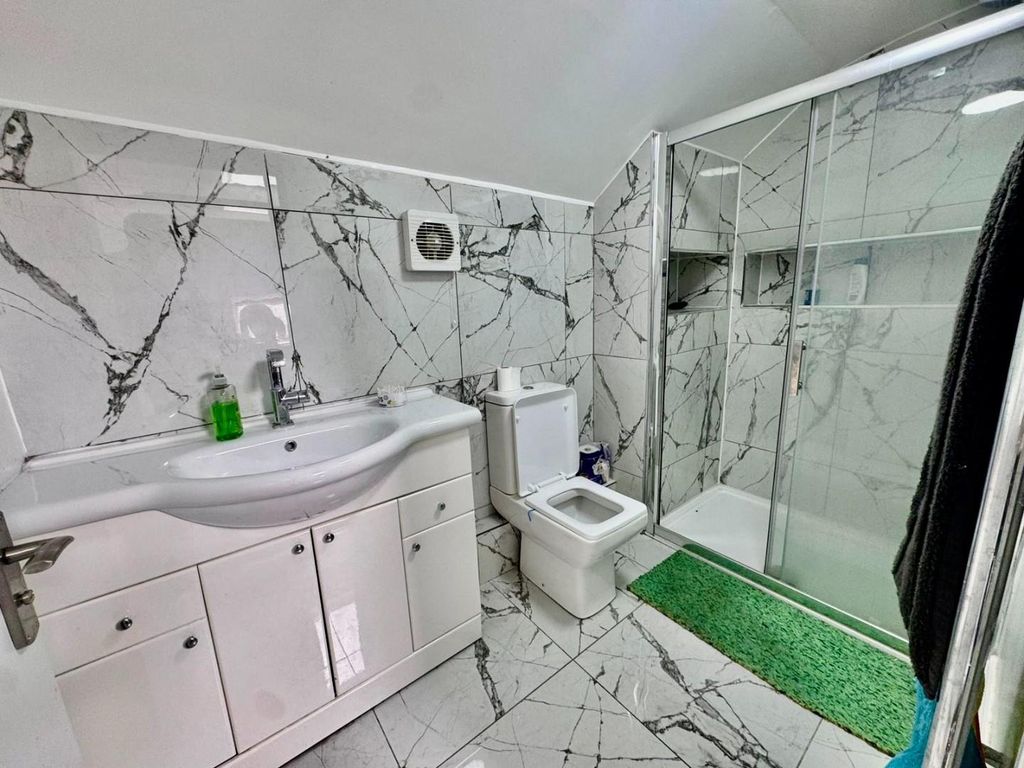 Property photo 3 of 18 7008A8d8-Fa9d-449c-B9Ca-0d73513Fb60A.Jpeg
