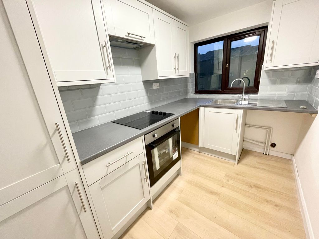 Property photo 3 of 6 Image