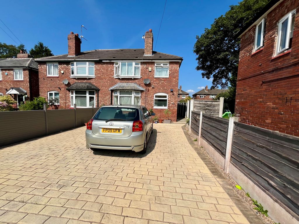 Property photo 1 of 11
