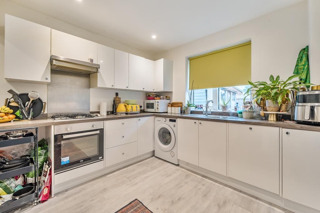 Property photo 3 of 20 Kitchen