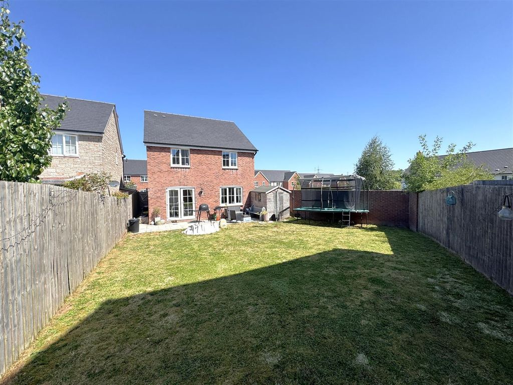 Property photo 2 of 12
