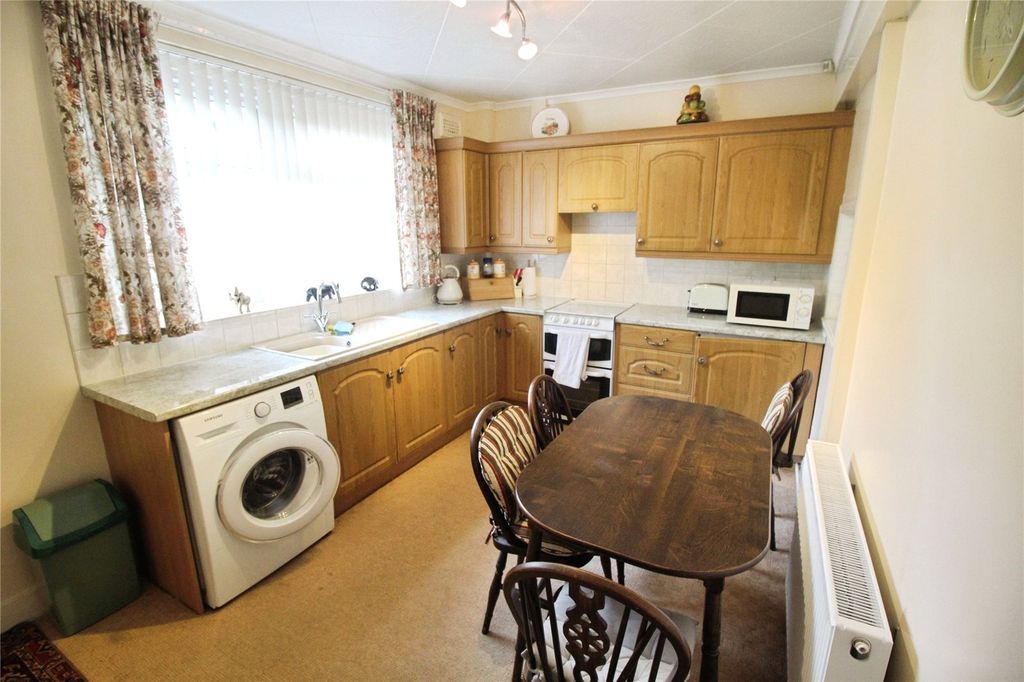 Property photo 3 of 9 Kitchen/Diner