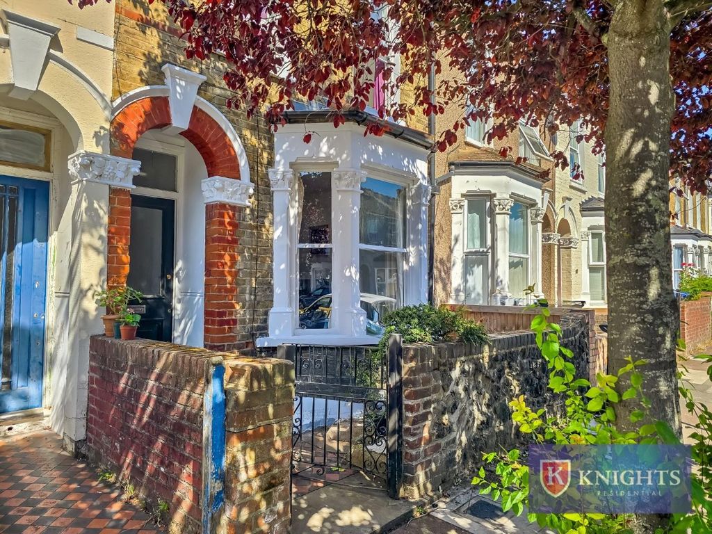 Property photo 1 of 18