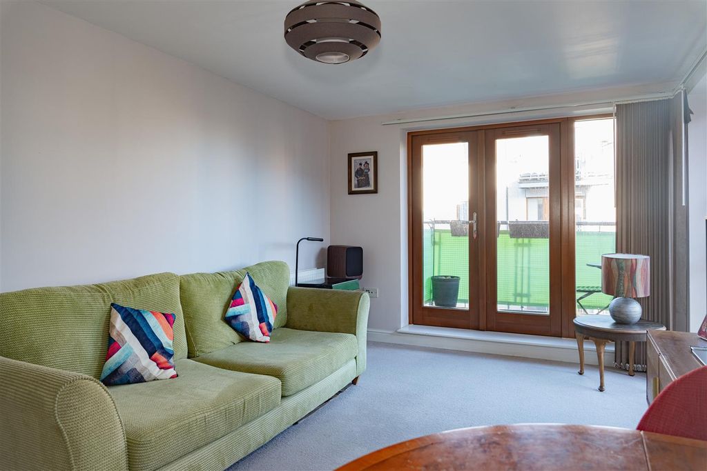 Property photo 2 of 13 5.Jpg