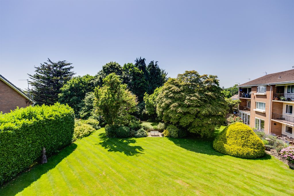 Property photo 2 of 14