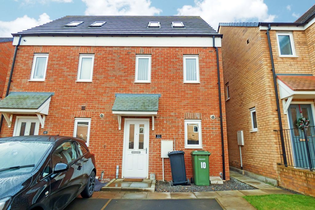 Property photo 1 of 9