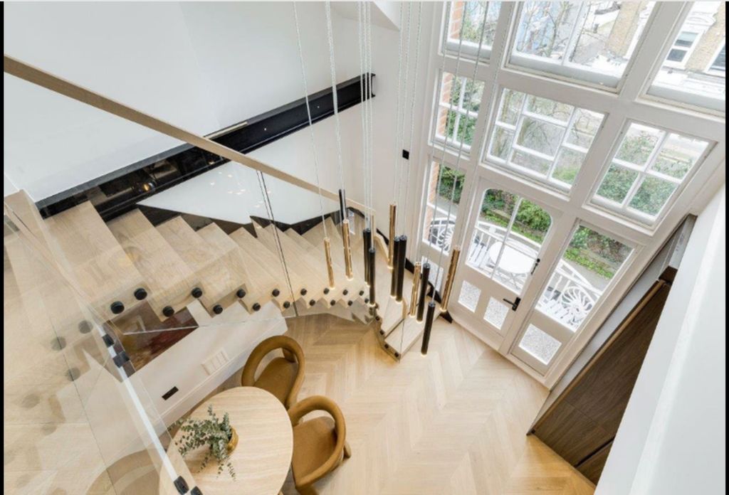 Property photo 2 of 9 5273101