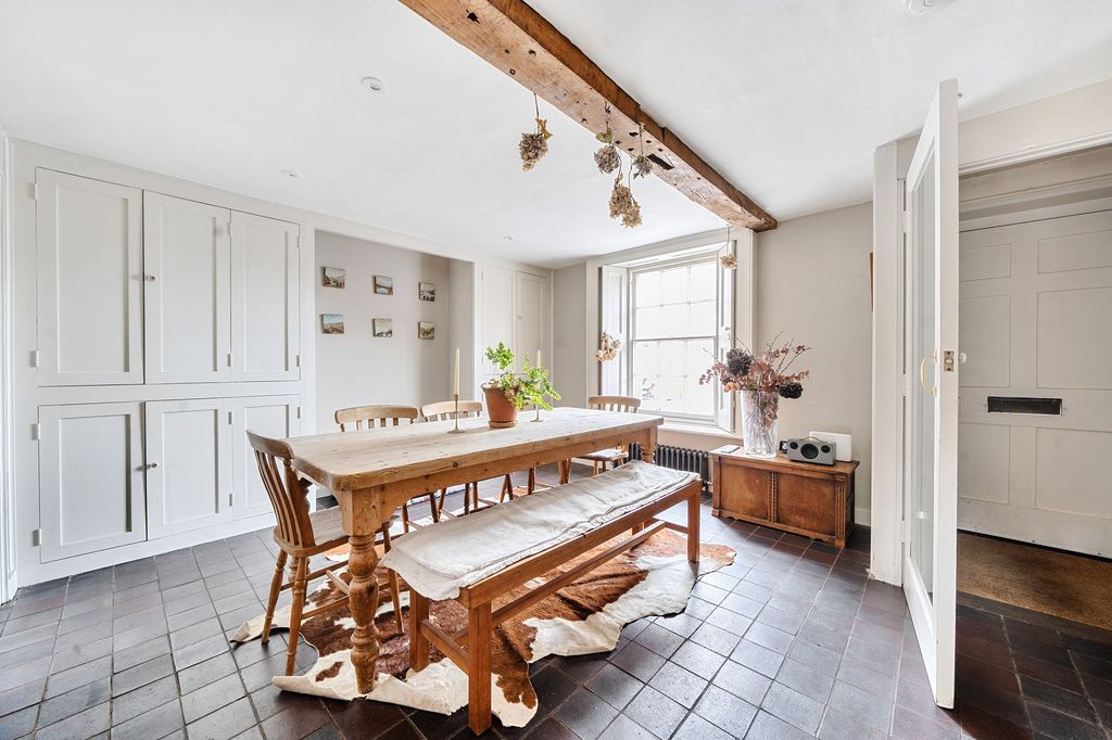 Property photo 3 of 24