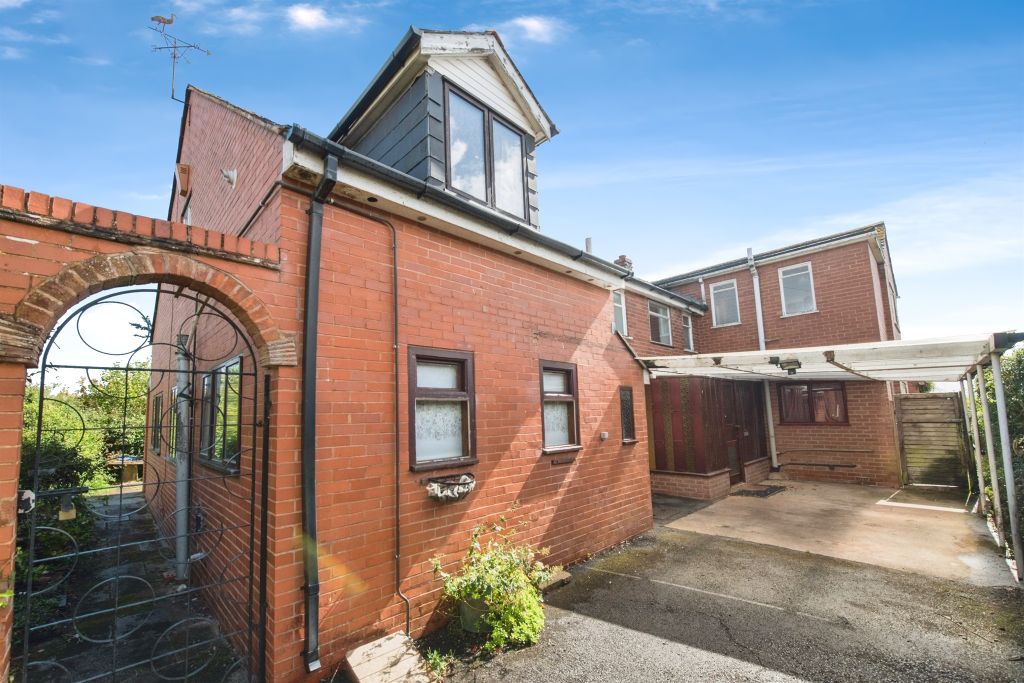 Property photo 2 of 18