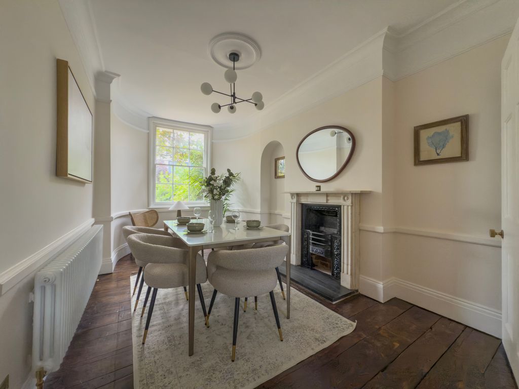 Property photo 3 of 24