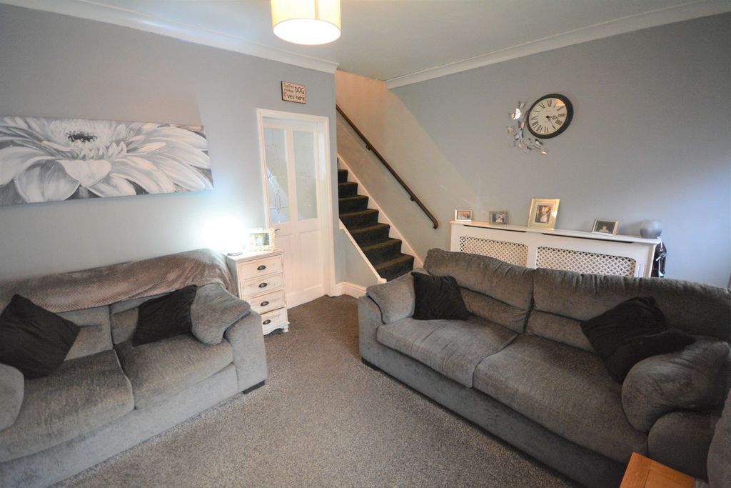 Property photo 3 of 12 Photograph 3