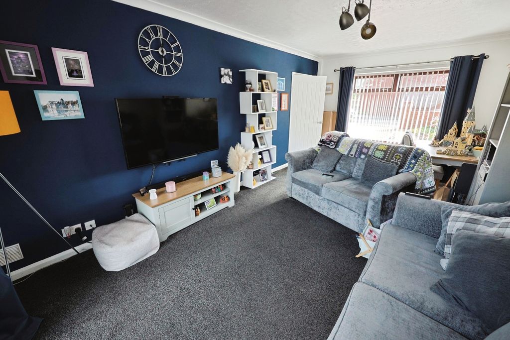 Property photo 2 of 10 Pbox-Img.Jpg