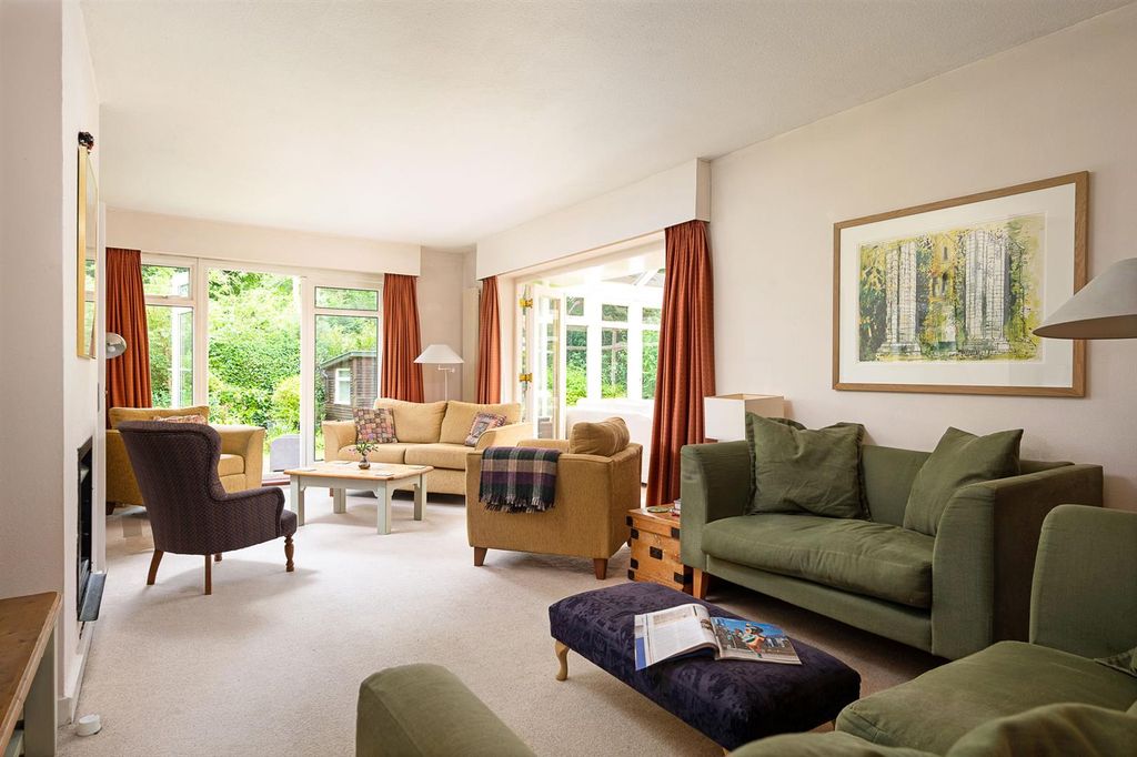 Property photo 3 of 20 Sitting Room