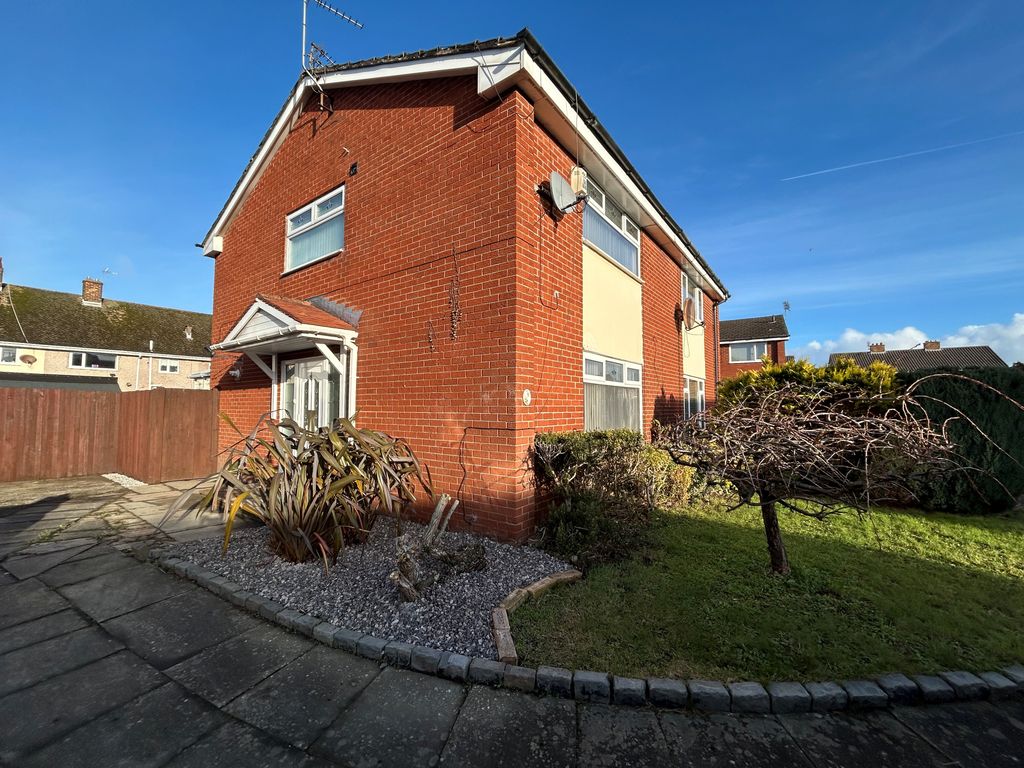 Property photo 2 of 21