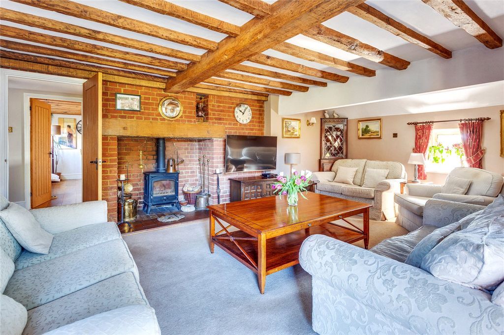 Property photo 2 of 24 Sitting Room