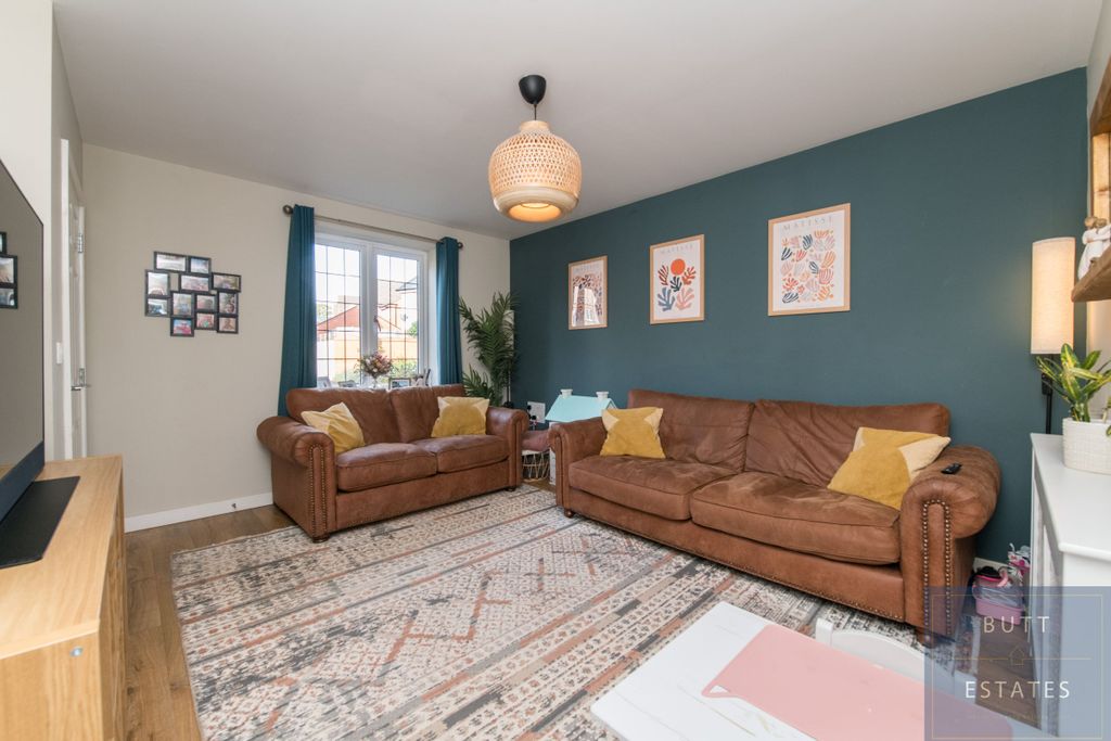 Property photo 2 of 12