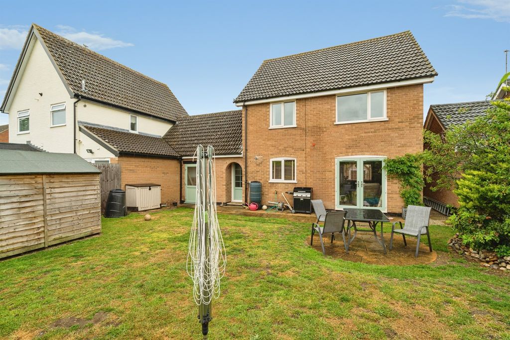 Property photo 2 of 17
