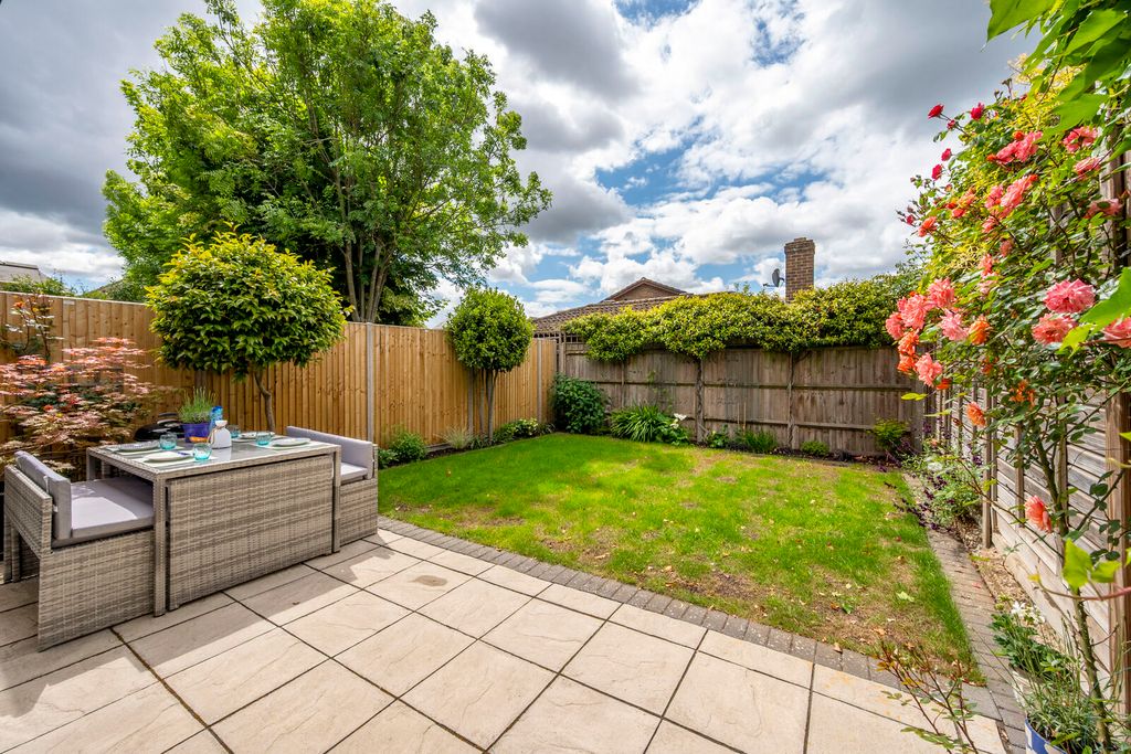 Property photo 3 of 33