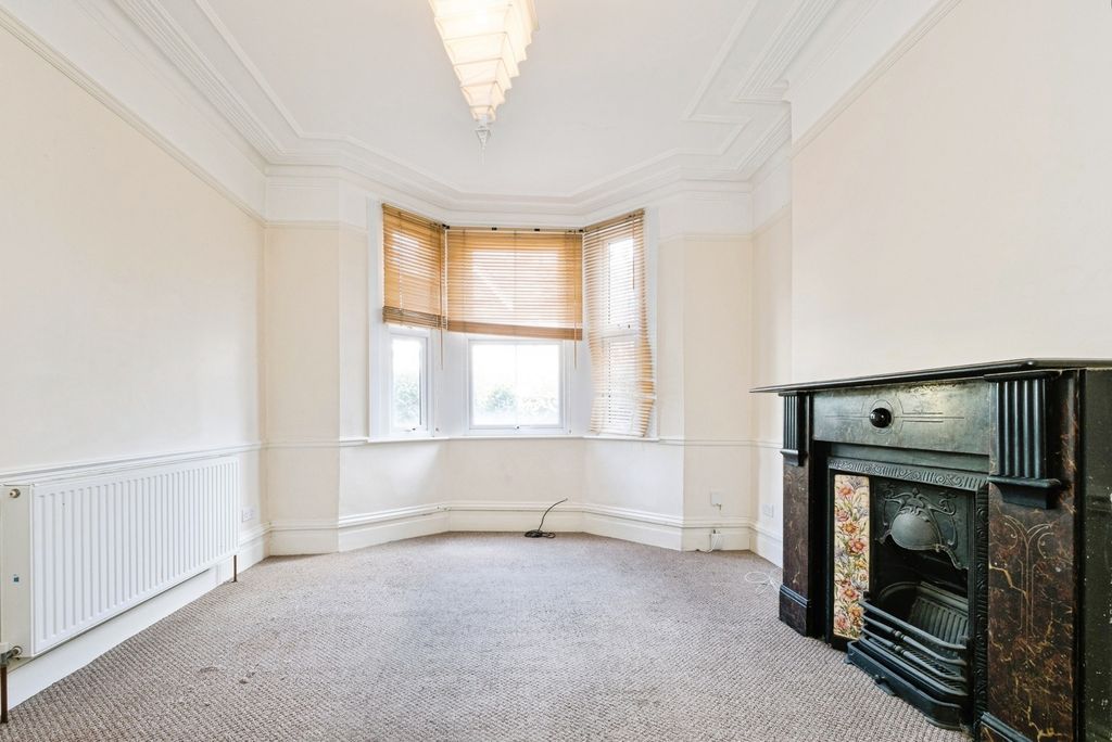 Property photo 3 of 21 Pbox-Img.Jpg
