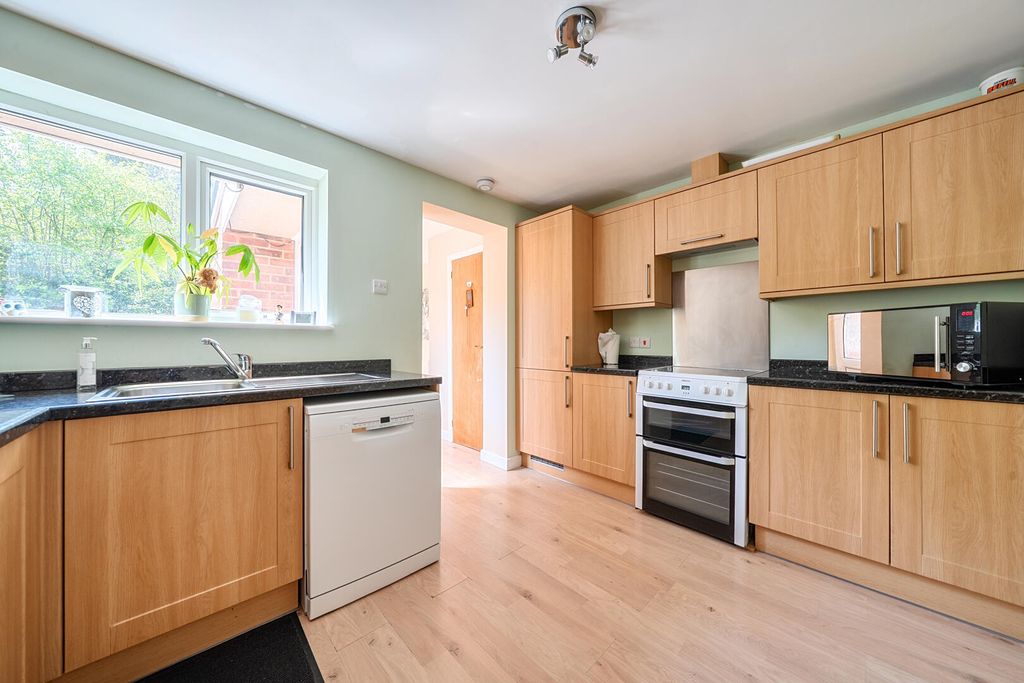 Property photo 2 of 19 Kitchen