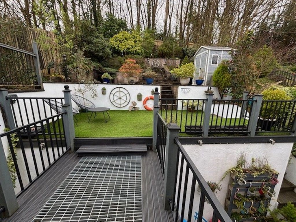 Property photo 3 of 20 Outdoor Space