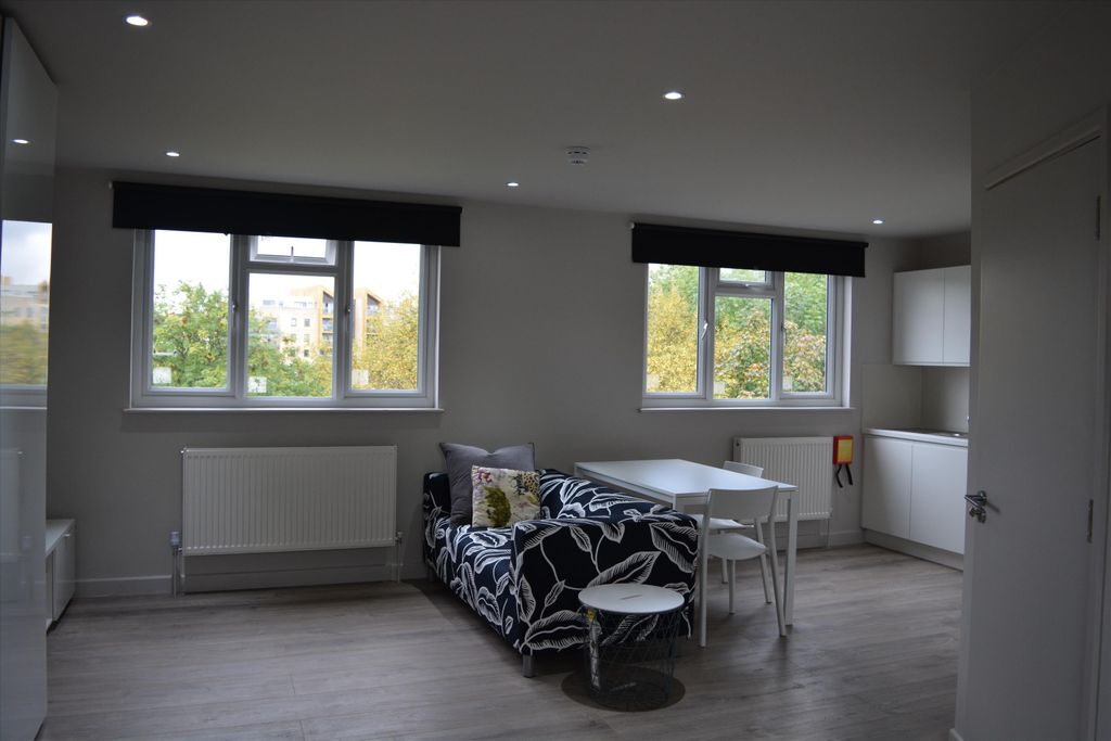 Property photo 2 of 8 Image