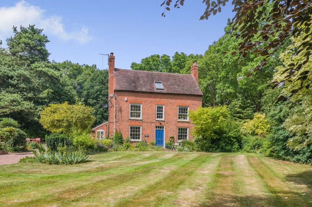 Property photo 1 of 33