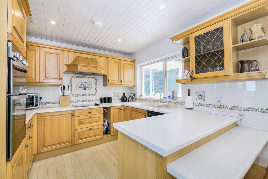 Property photo 3 of 20 Pbox-Img.Jpg