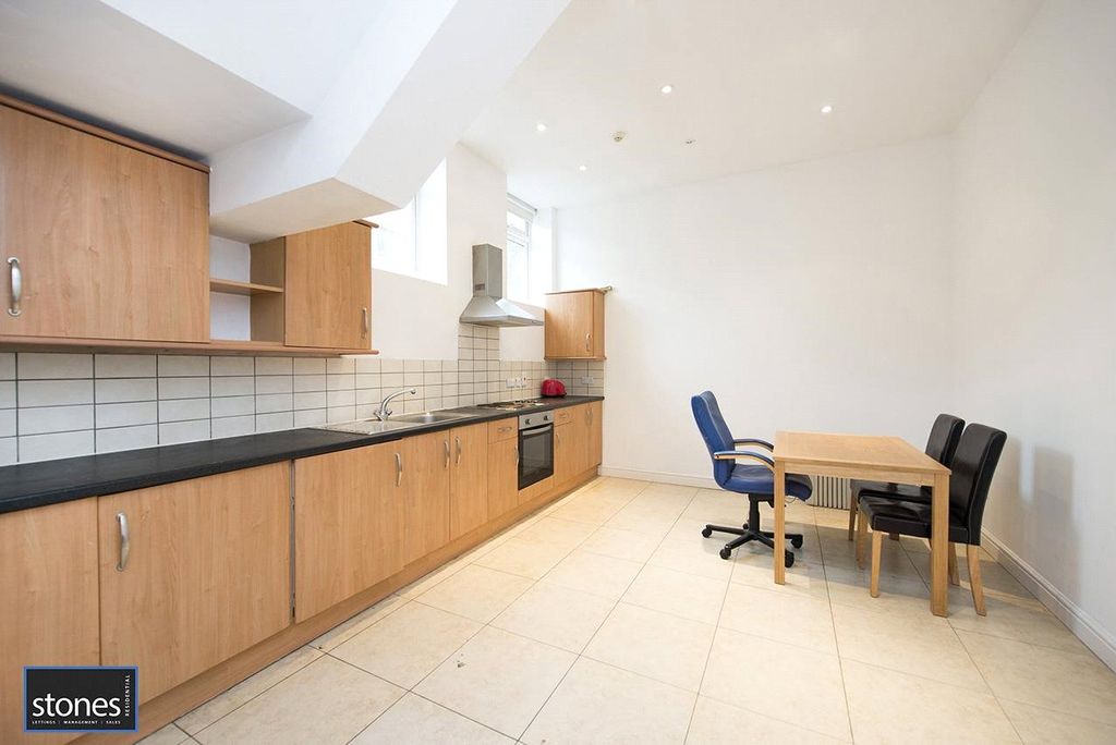 Property photo 1 of 9 Kitchen