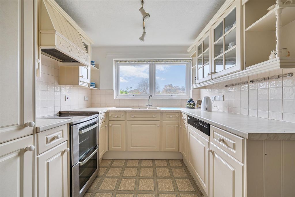 Property photo 3 of 22 1375263-3-6911d610Abf83.Jpg