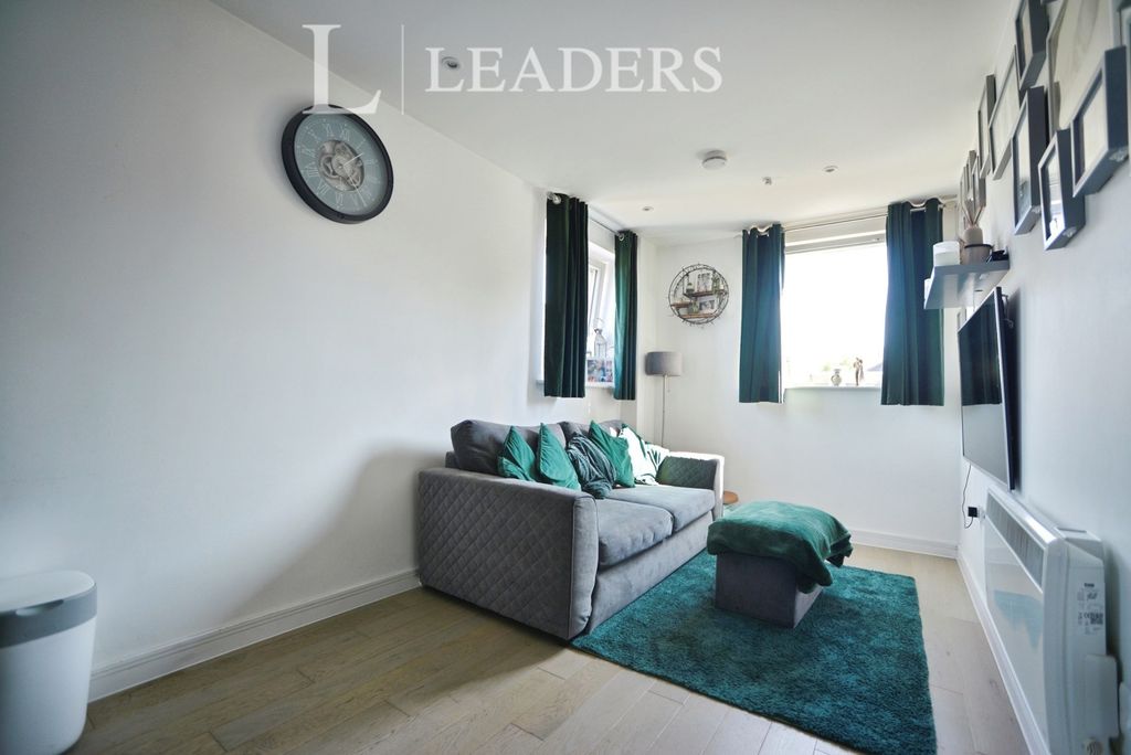 Property photo 2 of 8 Open-Plan Living
