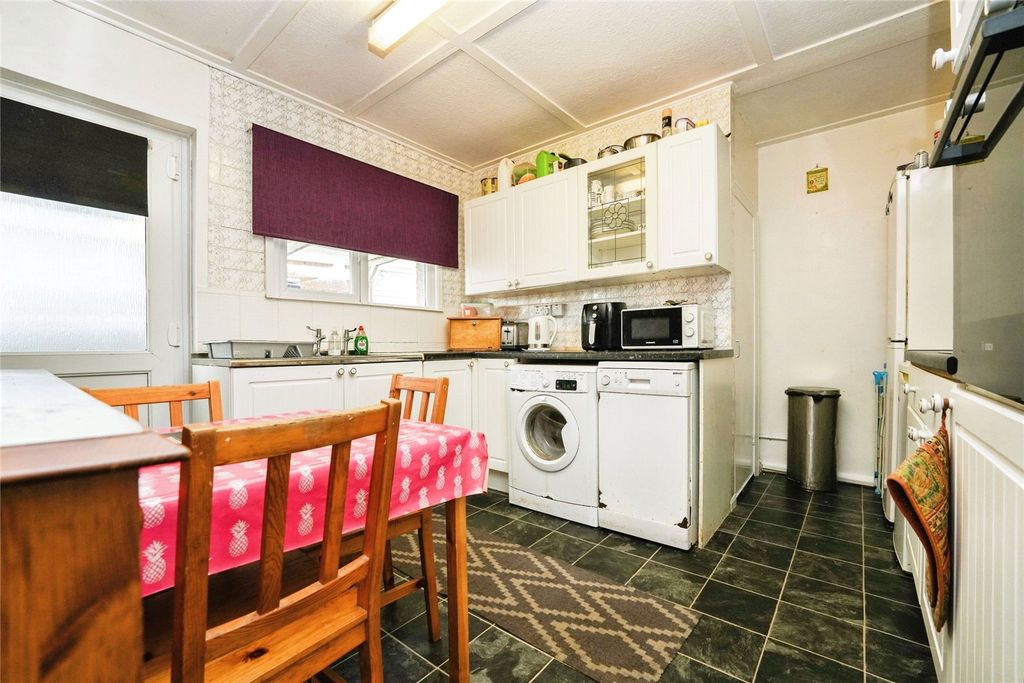 Property photo 2 of 17 Kitchen Diner