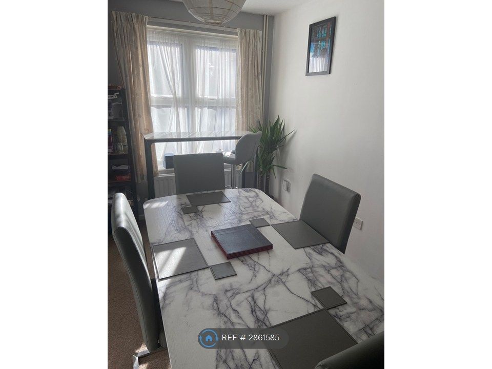 Property photo 1 of 10 Dining Room