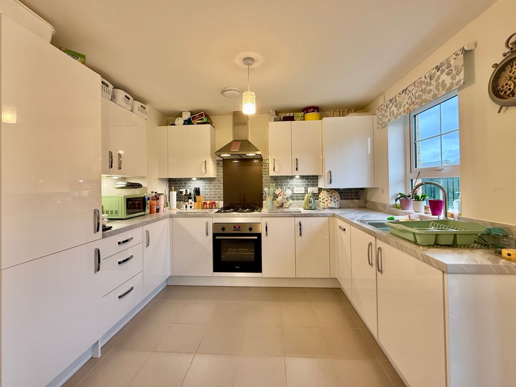 Property photo 2 of 16 Kitchen