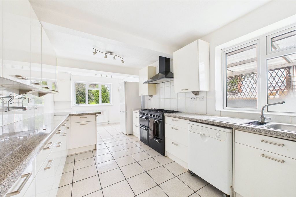 Property photo 2 of 14 Picture No. 31