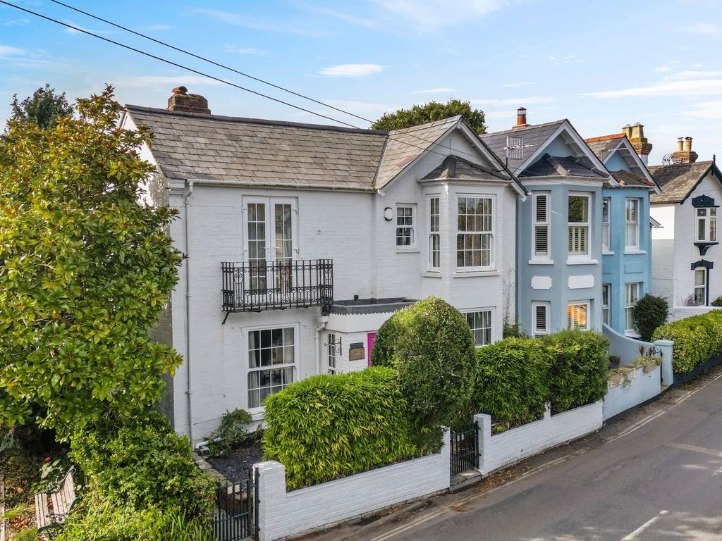 Property photo 1 of 28