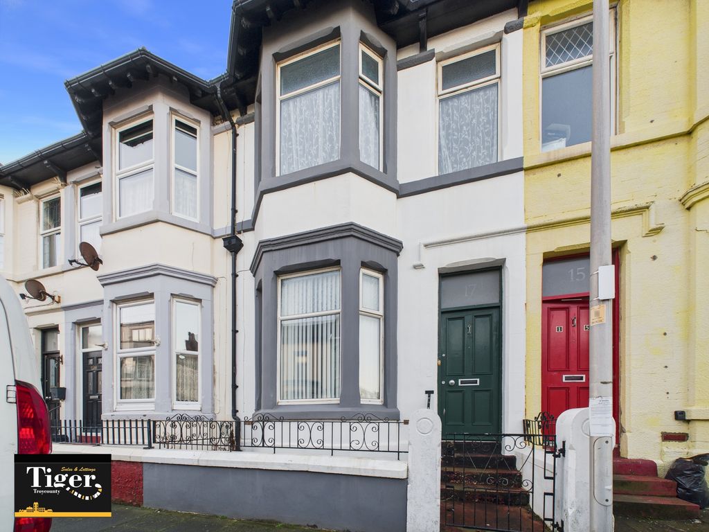 Property photo 1 of 16 Cam02176G0-Pr0795-Still017