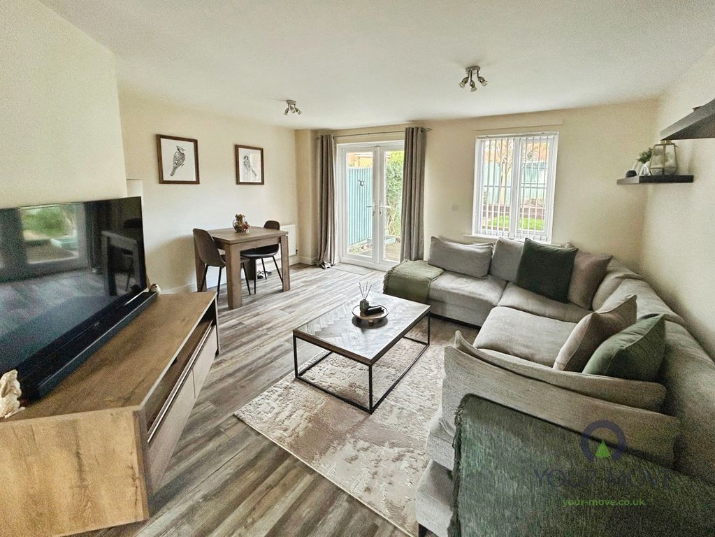 Property photo 3 of 19 Lounge