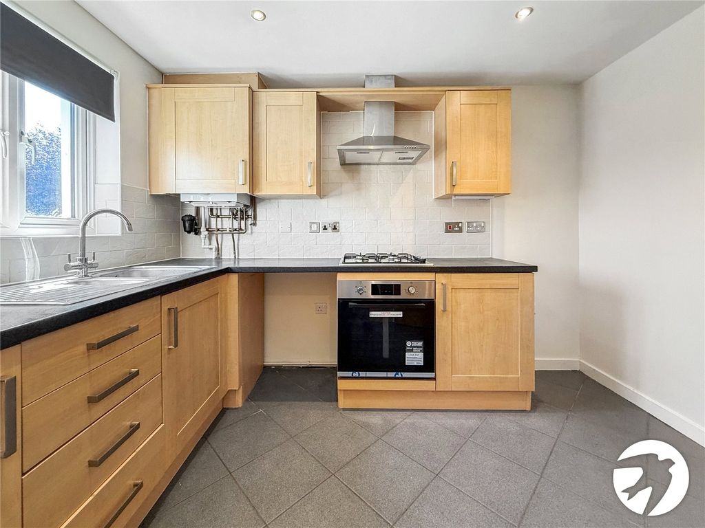 Property photo 2 of 19 Kitchen