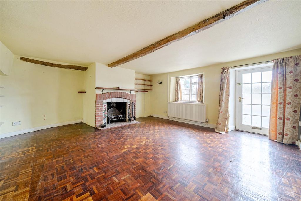 Property photo 3 of 18 1380738-10-69133B53061B9.Jpg