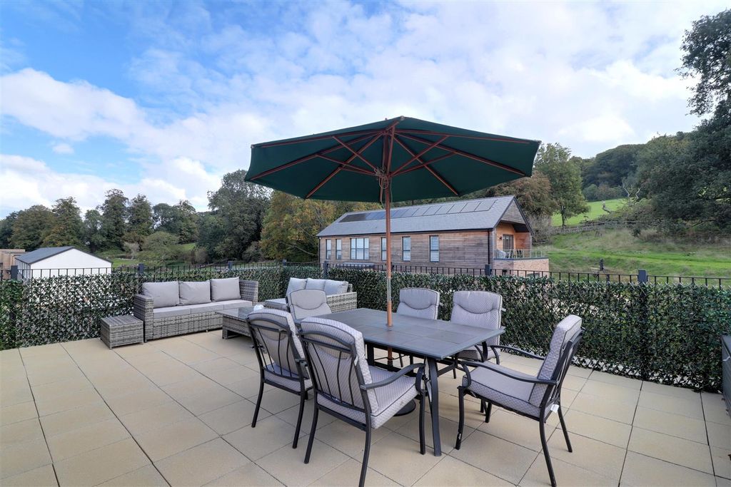 Property photo 3 of 27