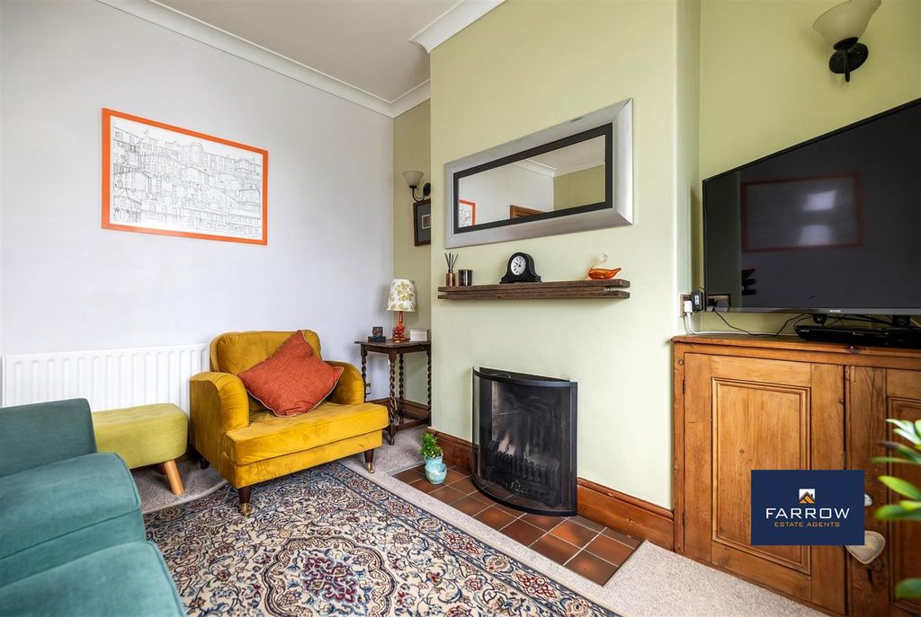 Property photo 3 of 25 Living Room