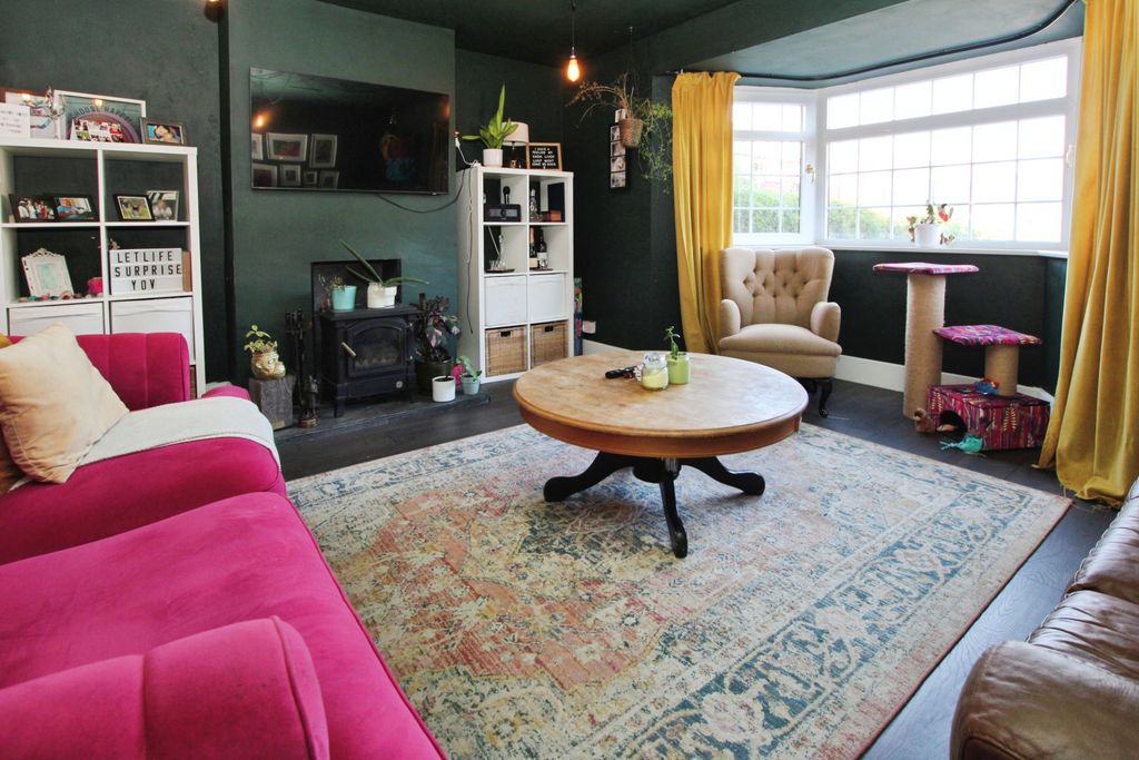 Property photo 3 of 16 2d4F4751-Img_1777