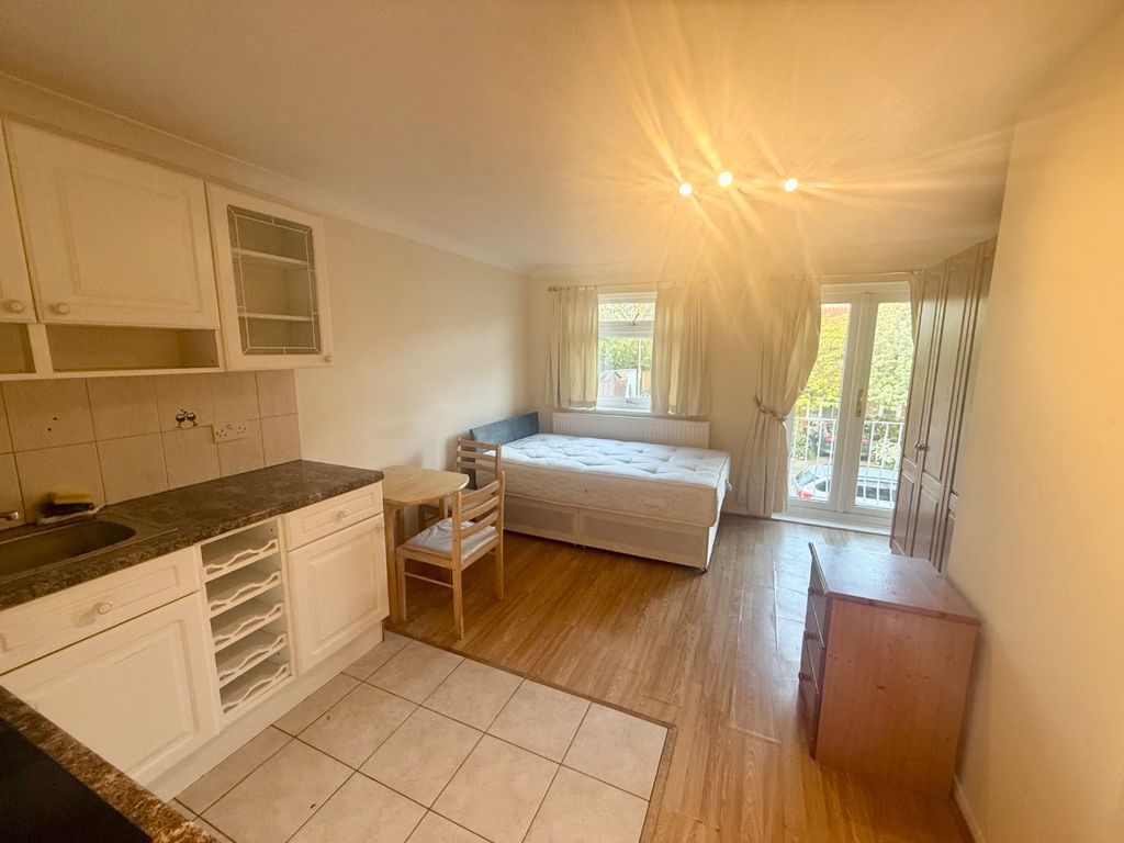 Property photo 2 of 5 5116332